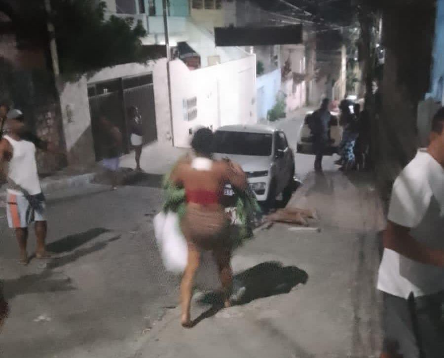 Ataque do CV na Boca do Rio deixa uma pessoa morta