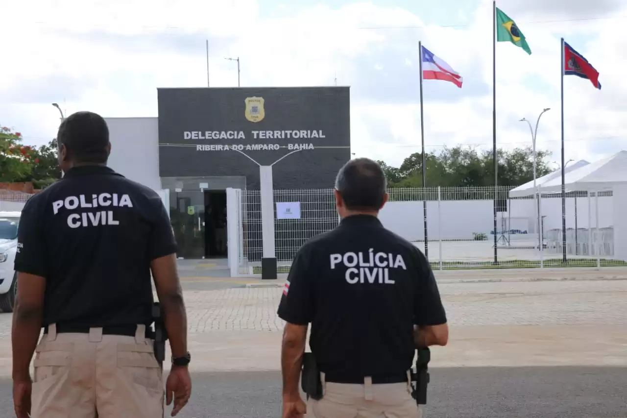 Jerônimo encaminha Projeto de Lei buscando criação de 2.400 cargos na Polícia Civil